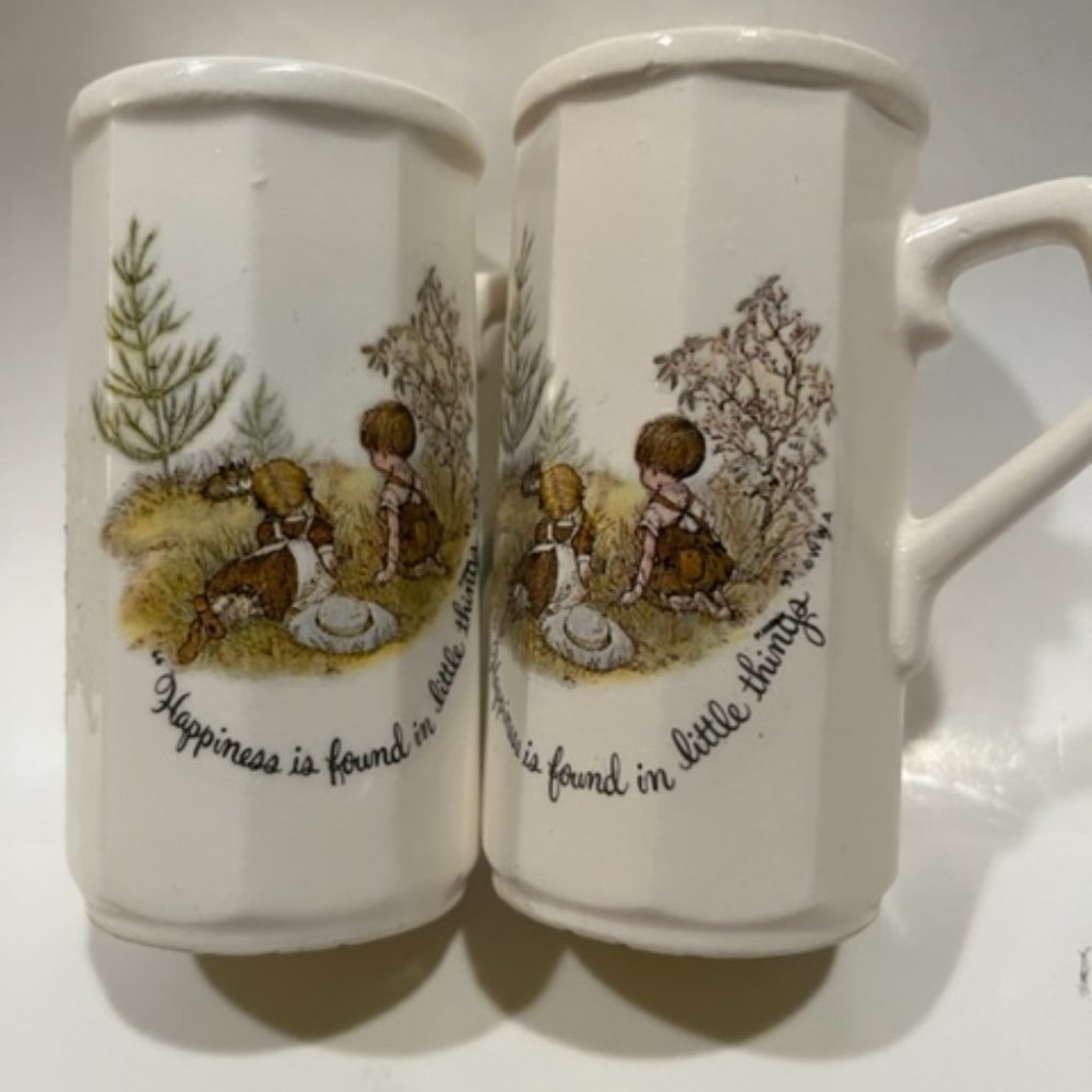 Vintage  1973 Holly Hobbie ceramic pottery Salt Pepper shakers Made in Japan
